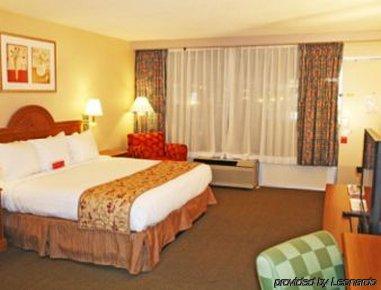Ramada By Wyndham Asheville / Biltmore West Exterior photo